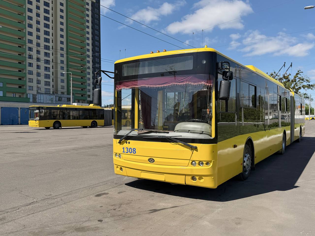 «Київпастранс» далі модернізує транспорт: у ТРЕД № 1 ремонтують п’ятий …