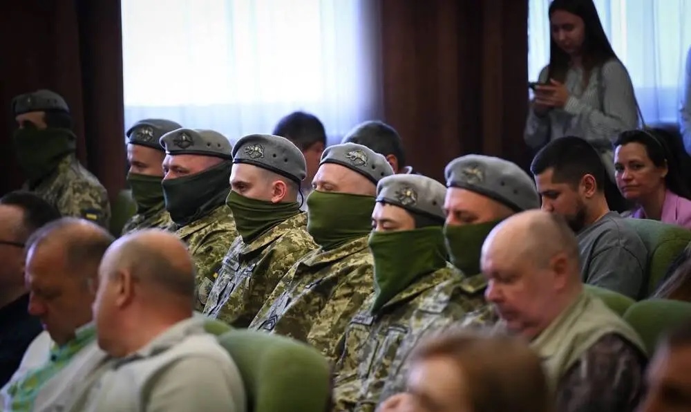 Київщина першою в Україні запускає «Плече побратима»: ветерани допомагатимуть родинам …