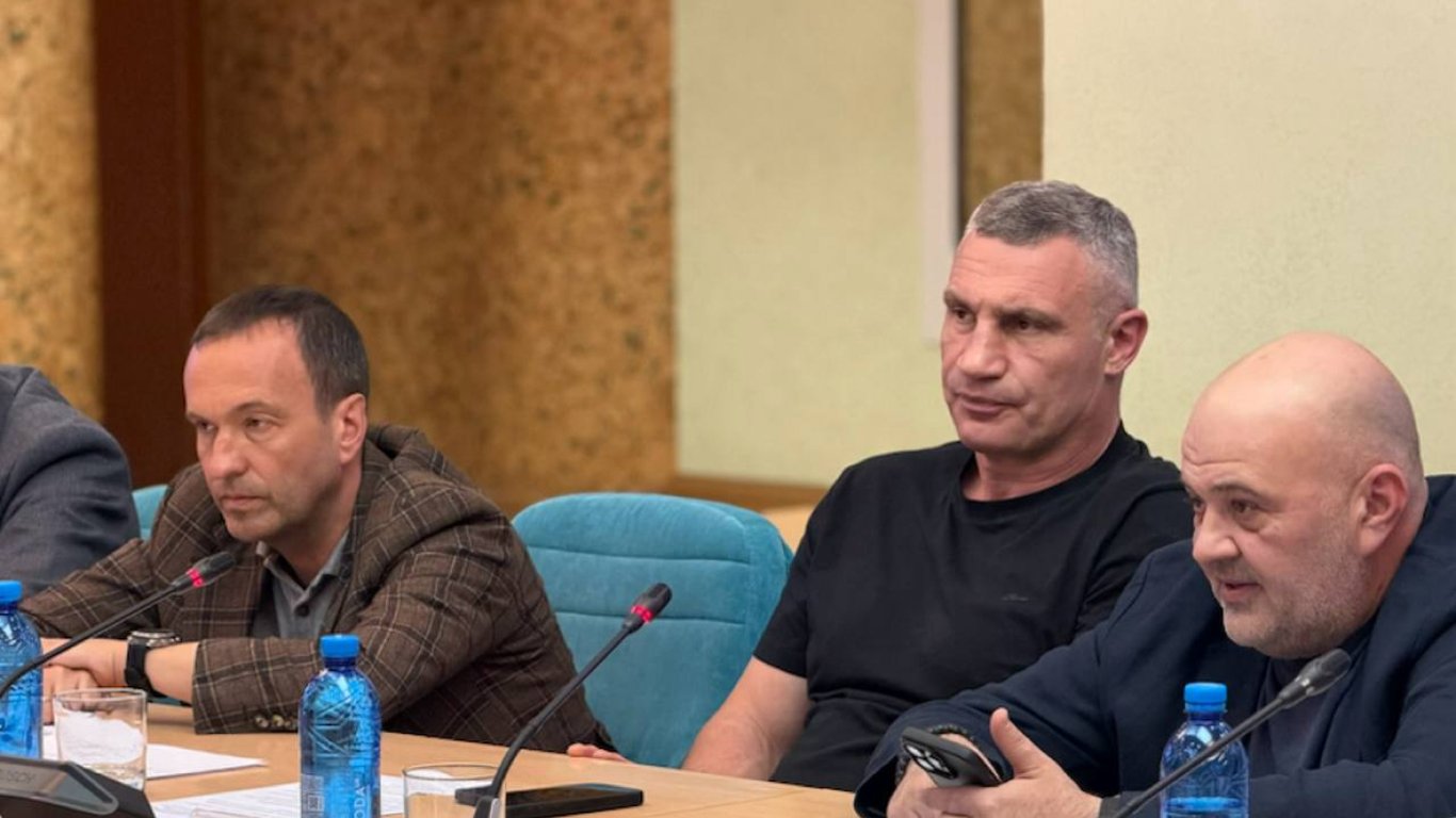 Київ критикують за повільний ремонт тепломереж: Кличку дали дедлайн