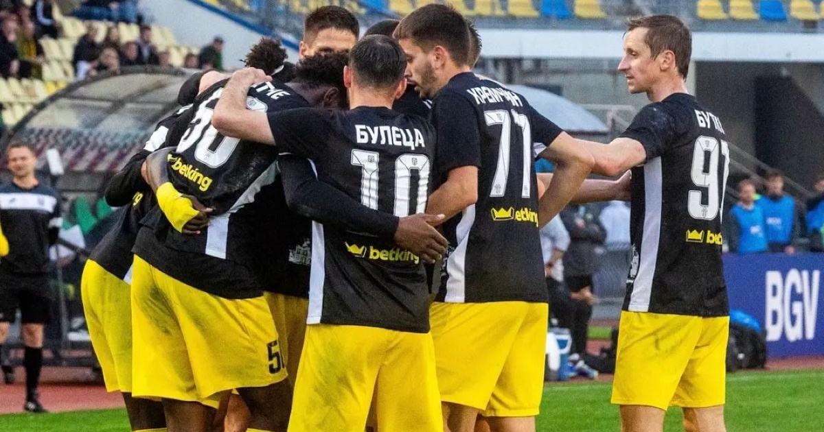 Клуб УПЛ втратить одразу дванадцять футболістів