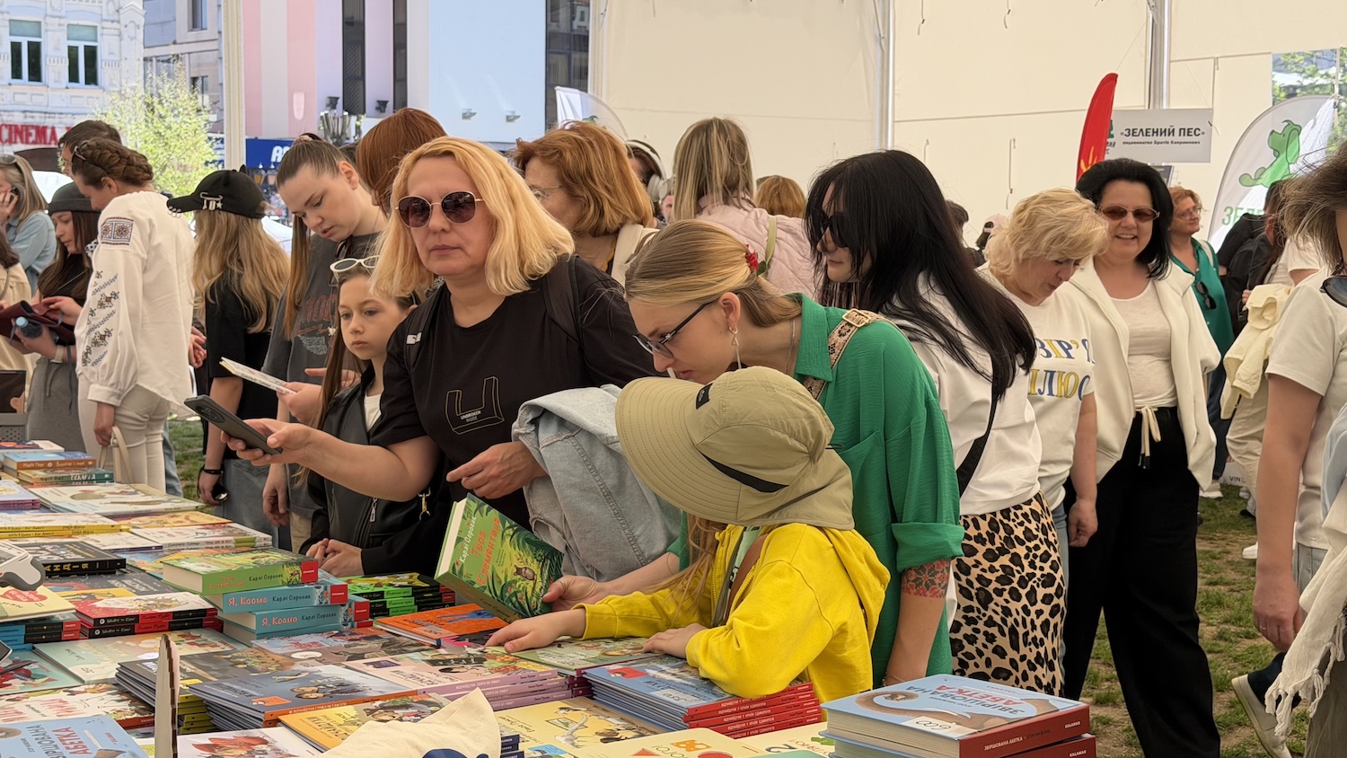 Книги, черги за автографами та жива атмосфера: як у Вінниці …