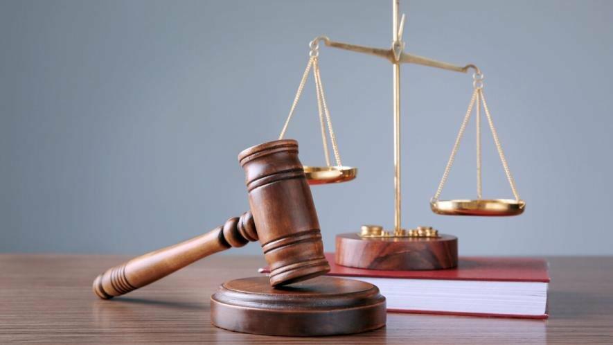 Колишнього працівника міграційної служби засудили за видачу російських паспортів у …