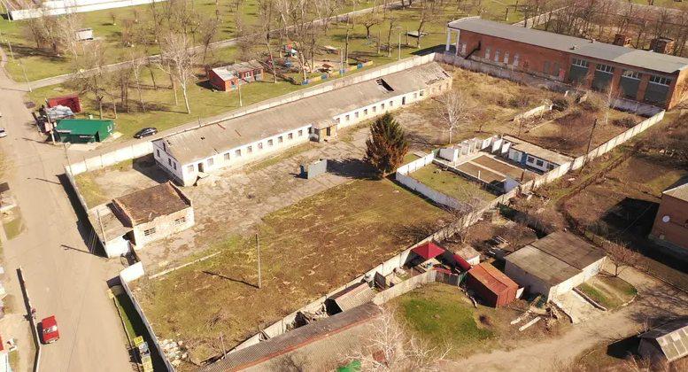 Під Полтавою виставили на аукціон колишню казарму за 1,7 мільйона …
