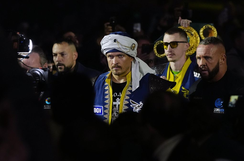 Коли Олександр Усик вийде на ринг проти Ріко Верховена