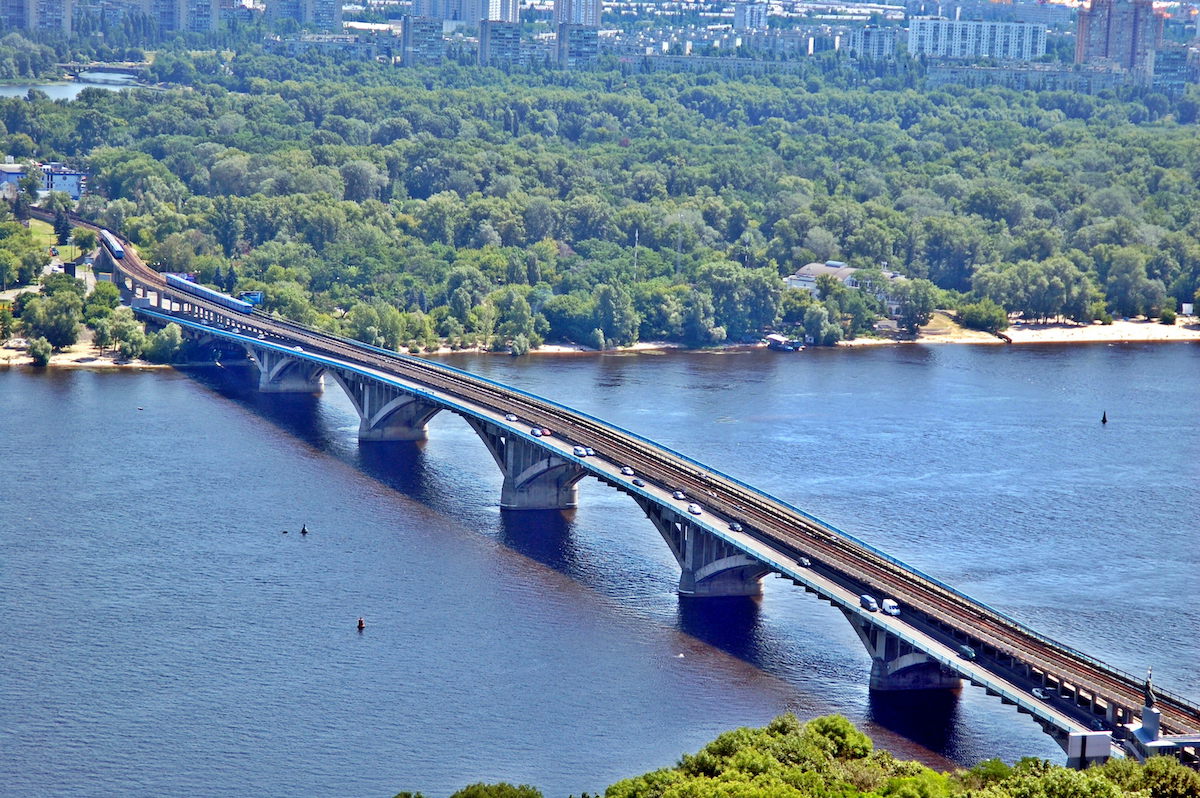 Конкретна дата початку ремонту пошкодженого мосту Метро поки не визначена