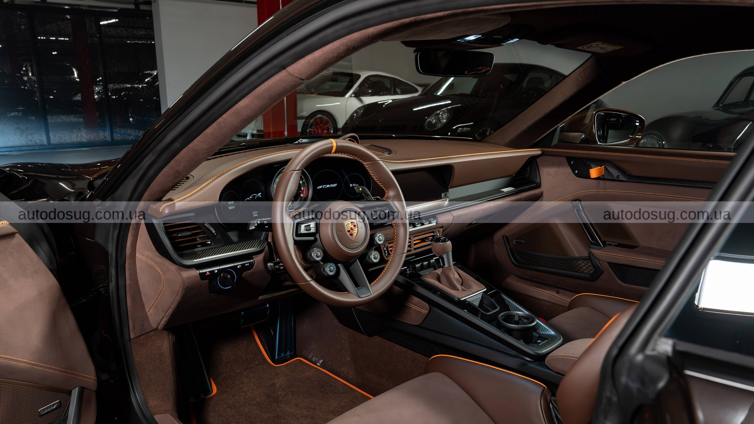 Коричневий Porsche 911 GT3 RS вразив рідкісним стилем
