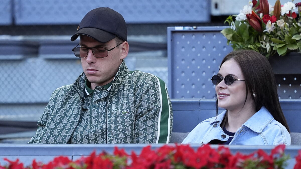 Лунін з дружиною відвідали матч Костюк: українська тенісистка вийшла до …