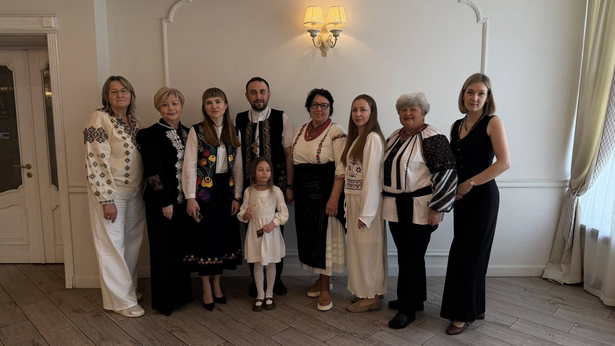 Краса, що рятує життя: у Тернополі на благодійному вечорі «Вишита …