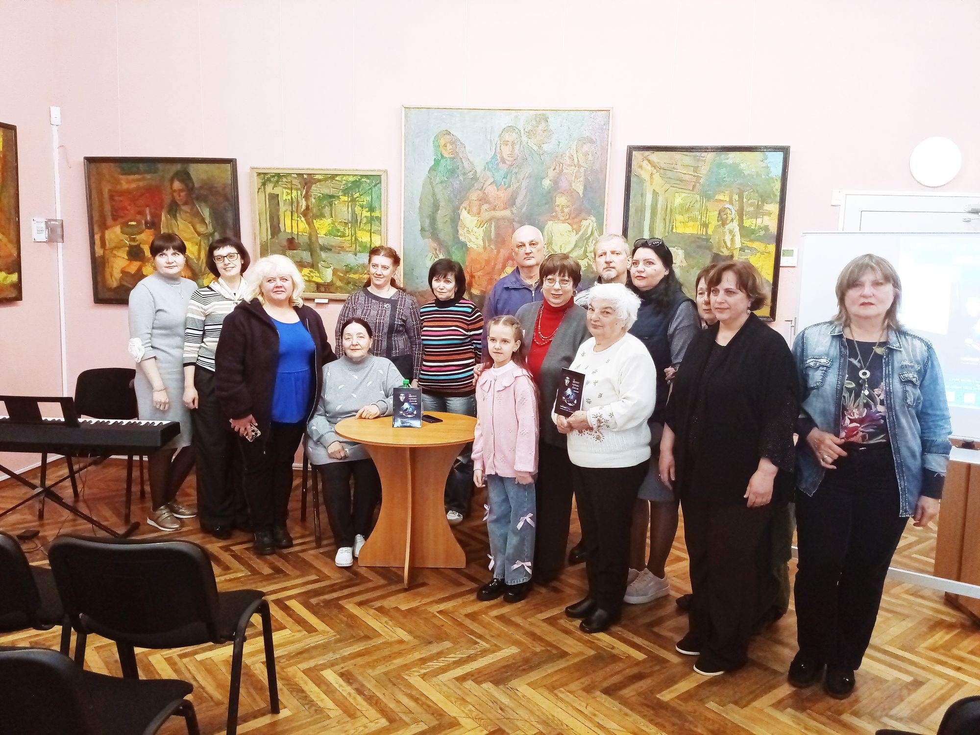 Кропивницьке літоб’єднання “Степ” з мистецької вітальні потрапило у “Межигір’я”