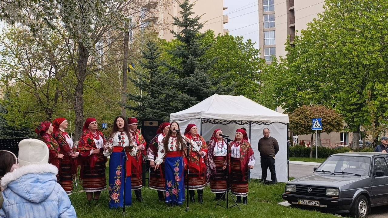 Культура, що наближає перемогу: у Ладижині українська пісня зібрала кошти …
