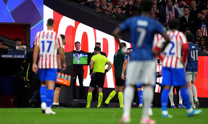 ЛЧ. Атлетіко та Арсенал вирішили провести серію пенальті одразу ж …