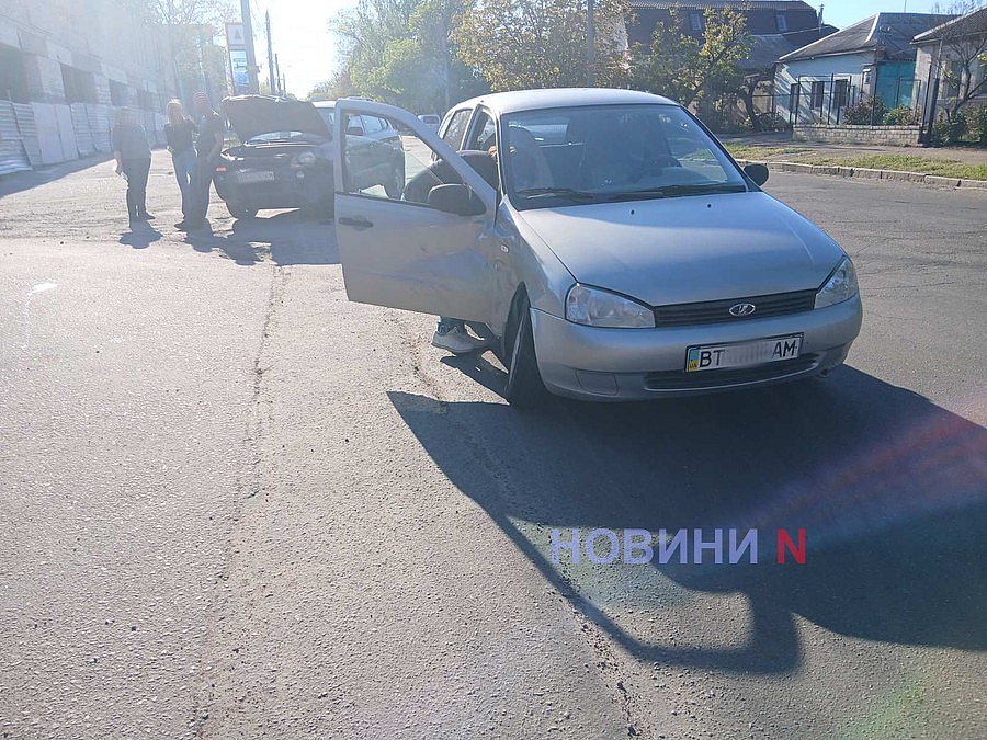 «Лада» та «Хюндай» зіткнулися у центрі Миколаєва