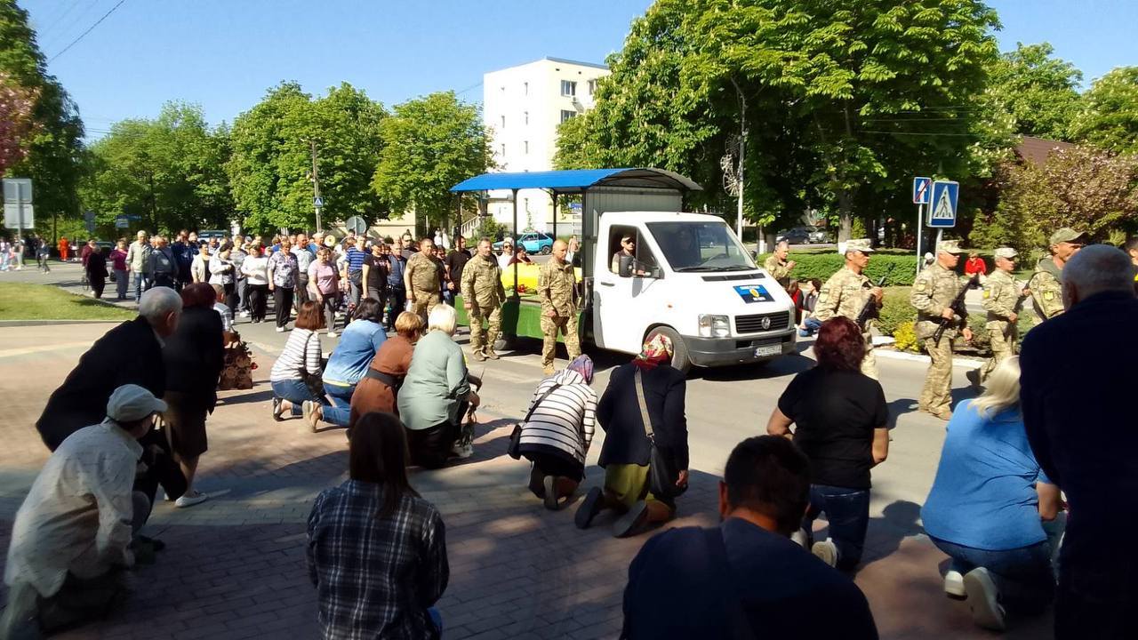 Ладижинська громада попрощалася з Героєм