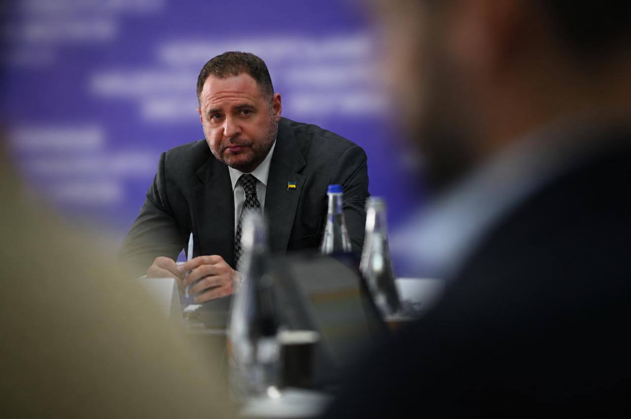 Легалізація коштів на будівництві під Києвом: ексголові ОПУ Єрмаку оголосили …