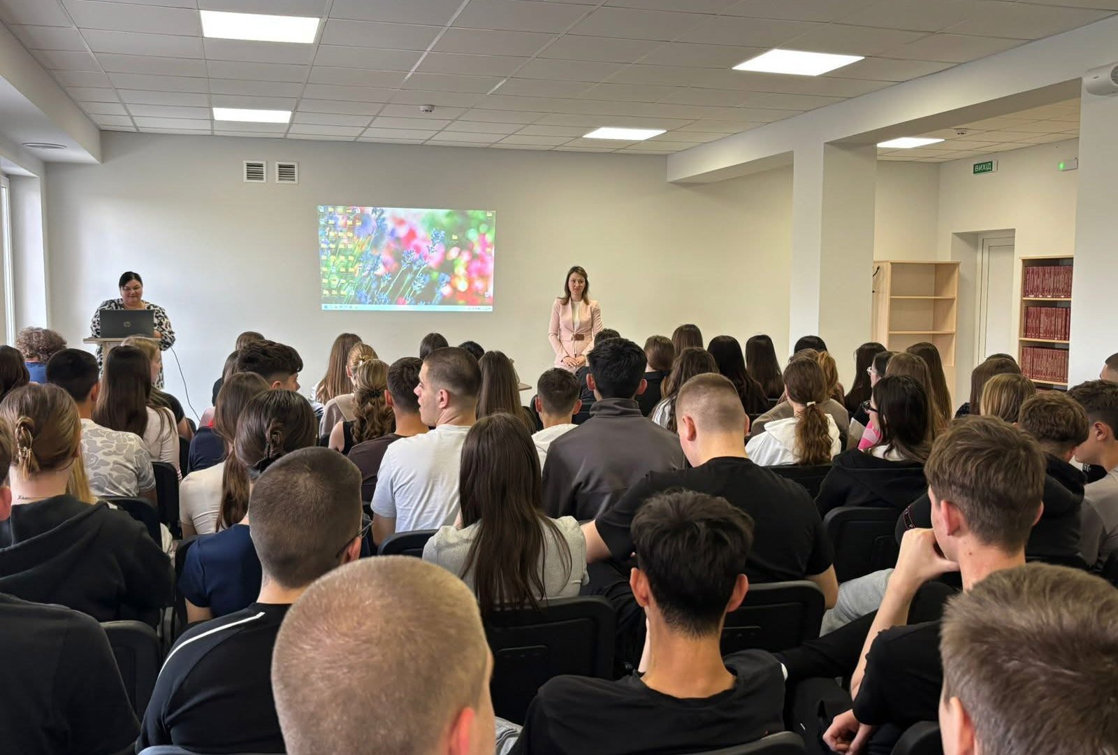 «Легкі гроші» з пасткою: на Закарпатті підлітків попереджають про нову …