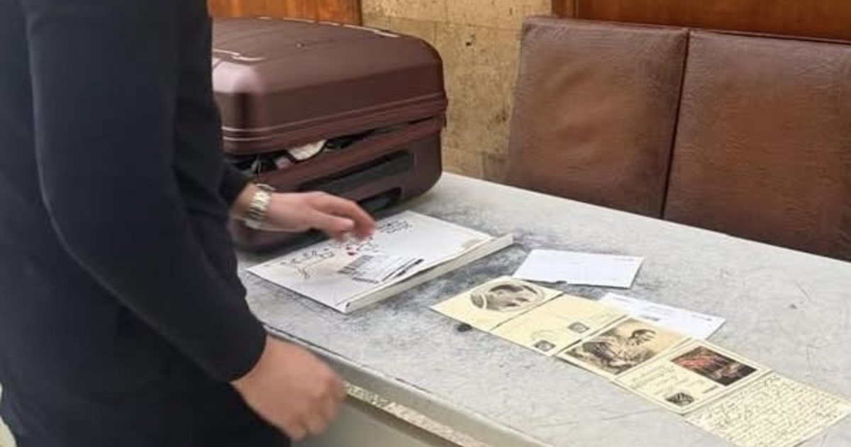 Листівки з Гітлером не пройшли митницю: у поїзді «Чоп–Прага» вилучили …