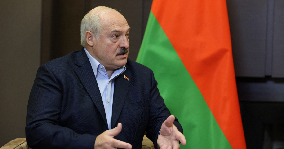 Лукашенко каже, що Білорусь не планує втягуватися у війну проти …