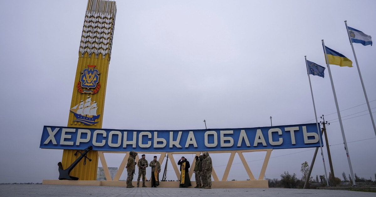Люди без води і їжі, а охочих виїхати вбивають росіяни: …