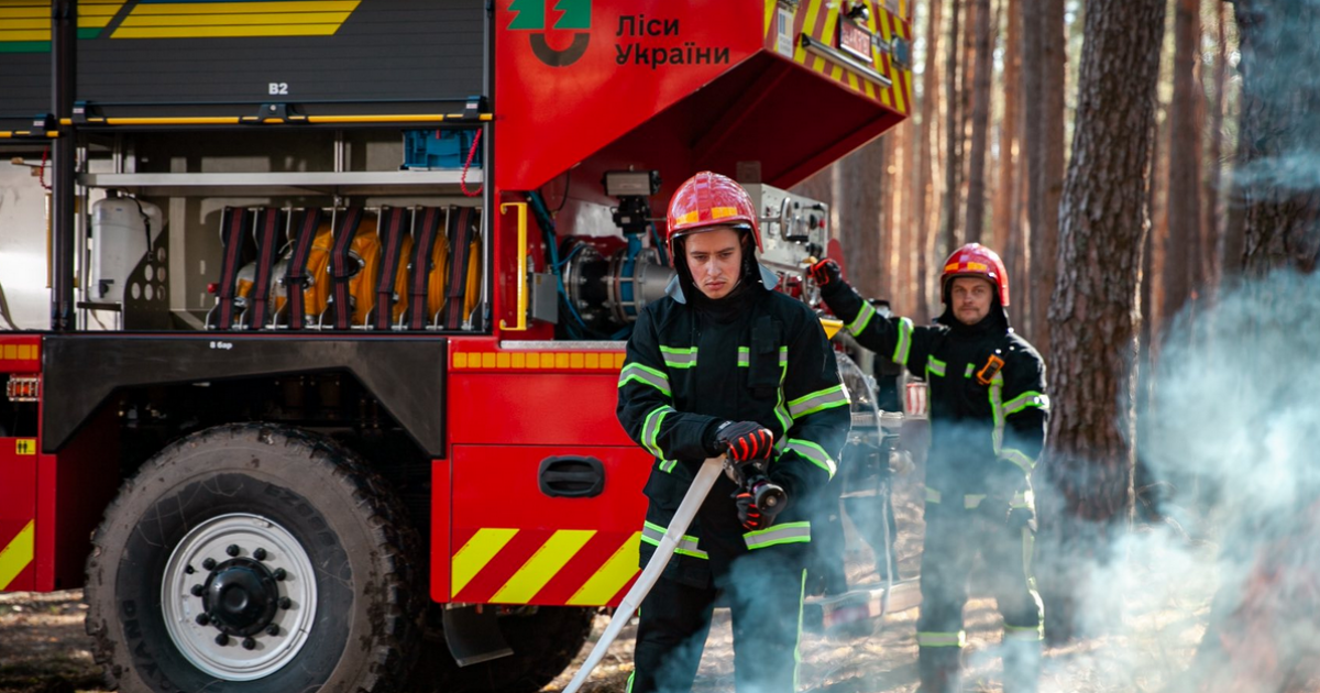 "Ліси України" уклали найбільший контракт на постачання пожежної техніки, заощадивши …