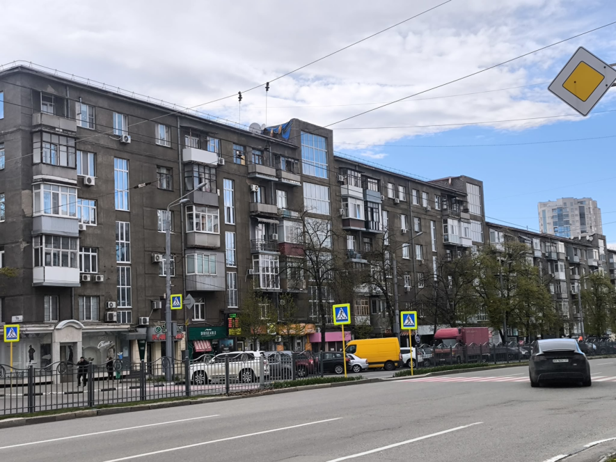 Літаючий дах у Харкові: будинок відремонтували пів року тому