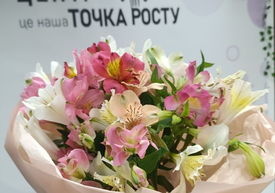 Магія квітів та новий фах: у Кам’янському жінки опановують секрети …