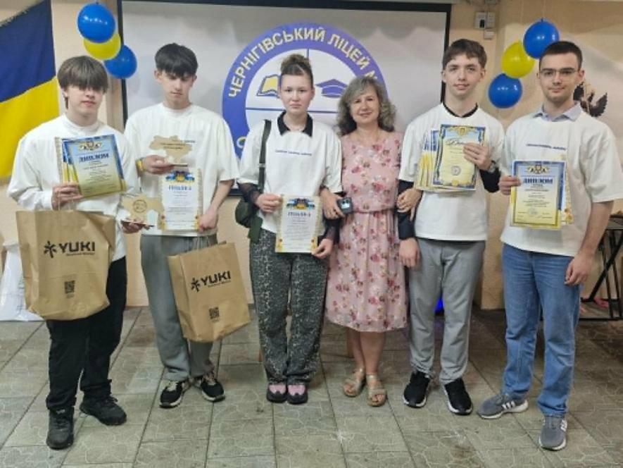 Майбутня еліта України: у Чернігівському ліцеї №12 відбулася церемонія «Гордість …