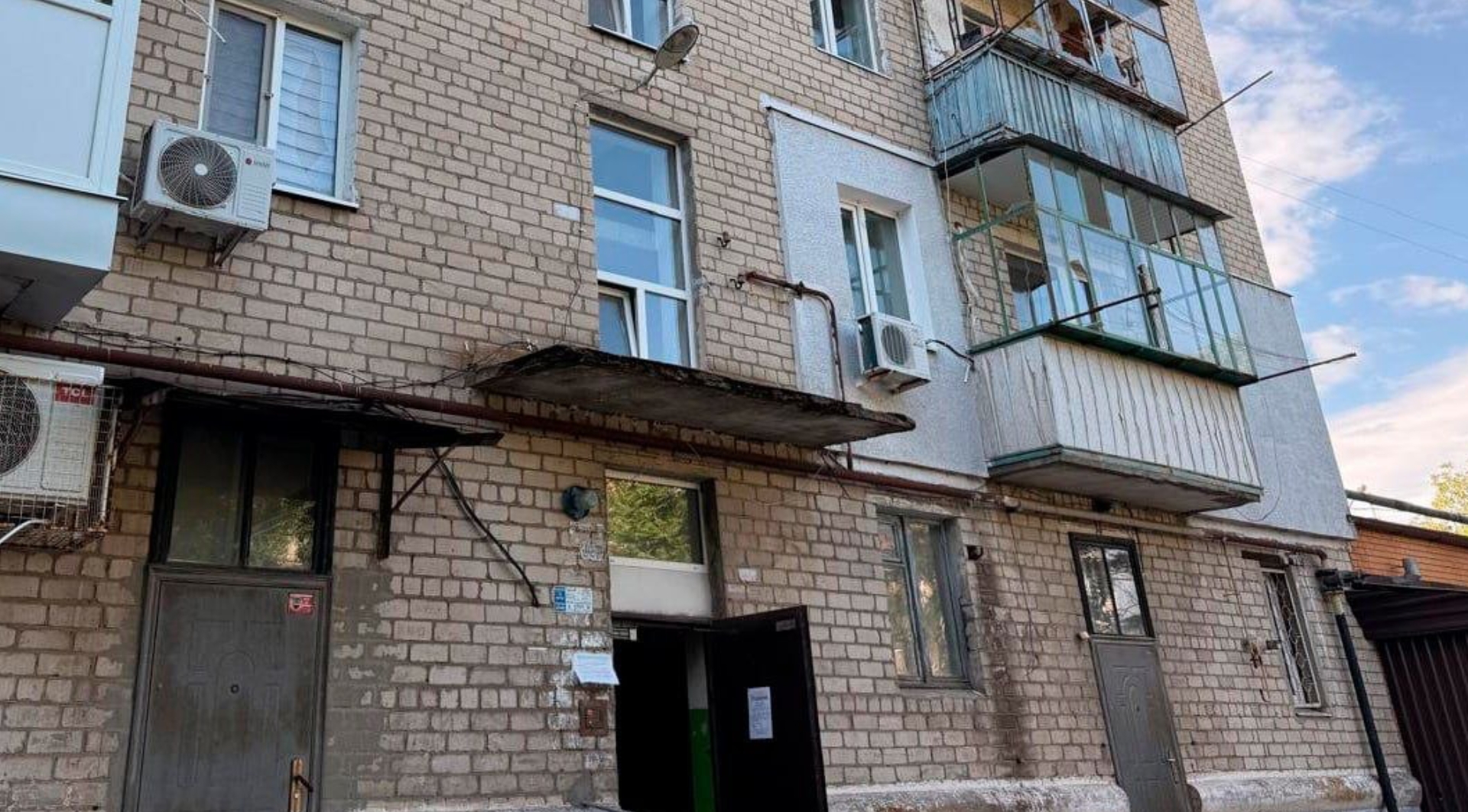 На Дніпропетровщині двоє поранених через майже 40 атак ворога за …