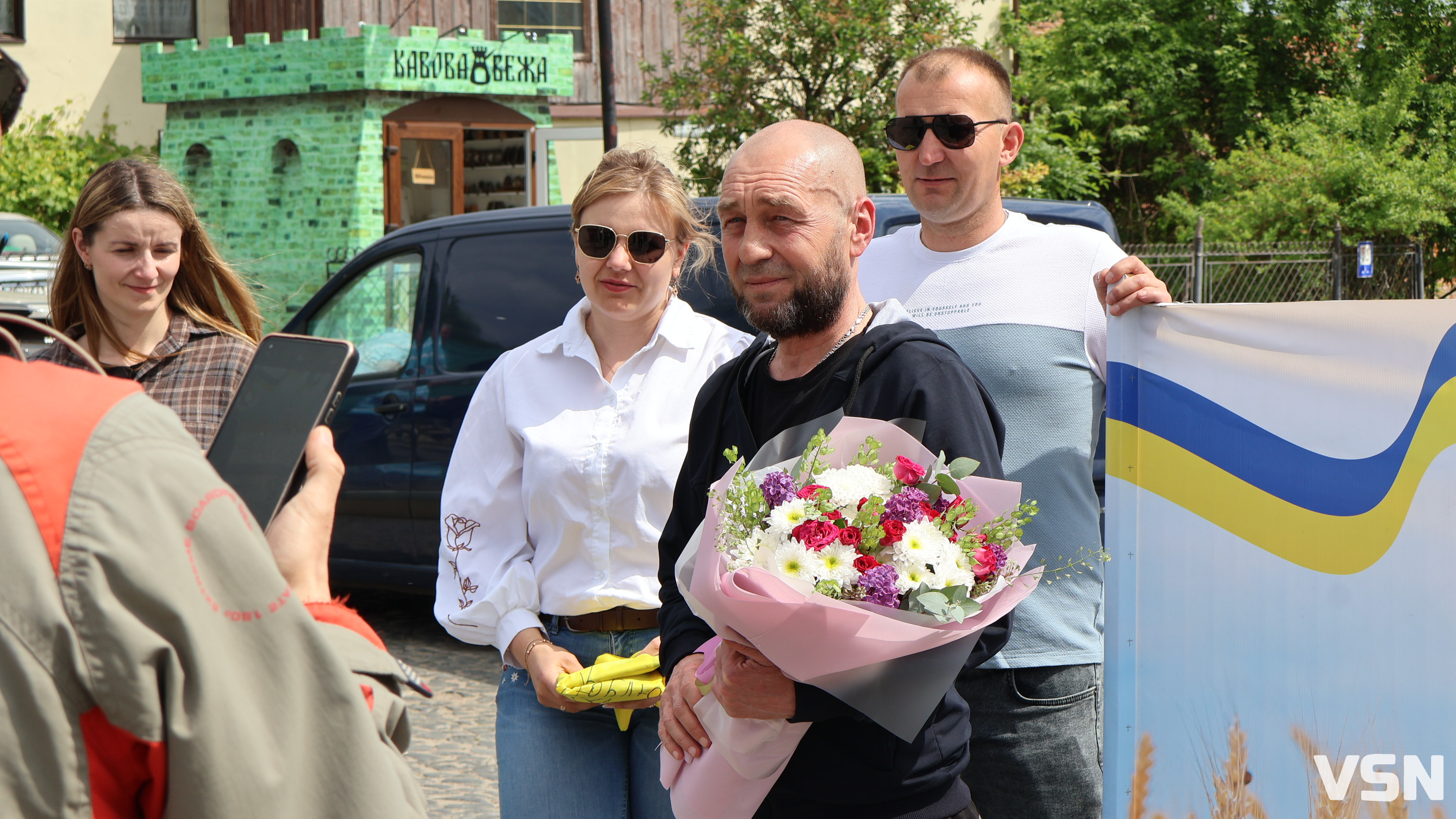 Майже 4 роки неволі: у Луцьку зустріли звільненого з полону …