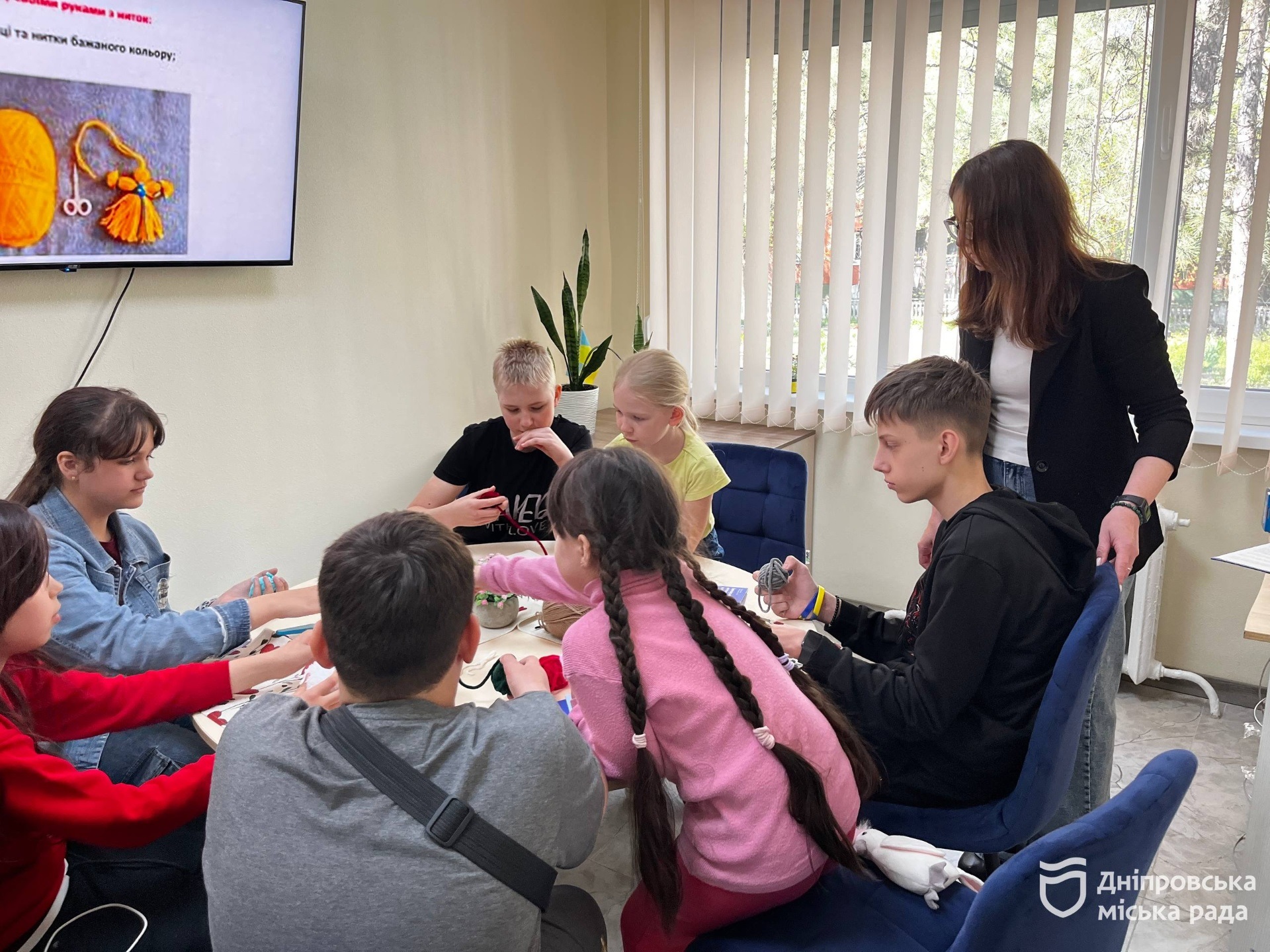 Майстер-класи, хібукі-терапія, сенсорні кімнати. У Дніпрі допомагають дітям подолати стрес …