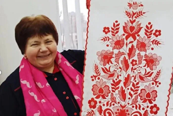 Майстриня з Решетилівки розповіла про весільні рушники до Дня вишиванки