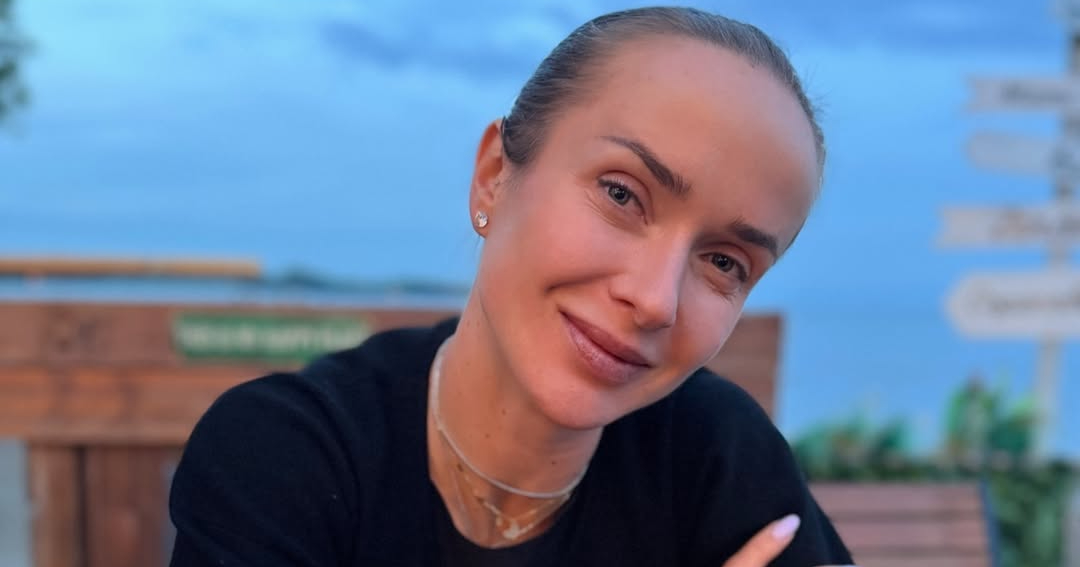 "Мама-домогосподарка": Світоліна показала затишну прогулянку з 3-річною дочкою у Швейцарії. …
