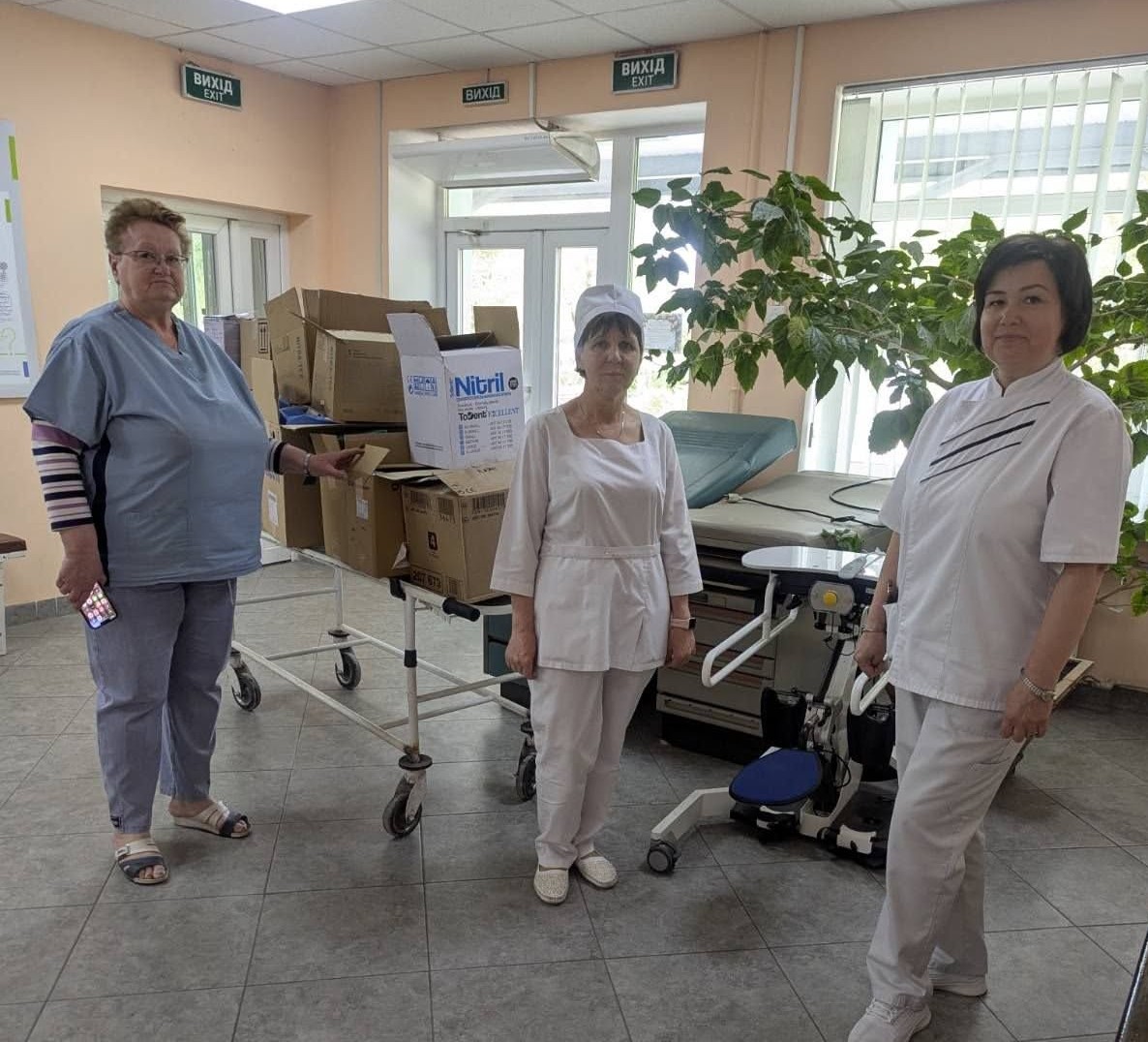 Маневицька багатопрофільна лікарня отримала сучасне реабілітаційне обладнання від благодійного фонду