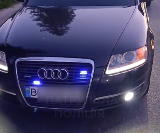 На Львівщині копи впіймали 20-річного водія на Audi з "сюрпризом" …