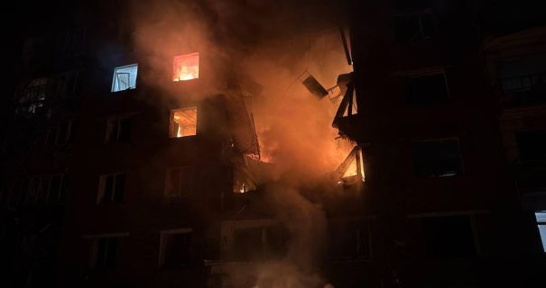 Масована атака на Сумщину: у Конотопі дрон зруйнував частину багатоповерхівки
