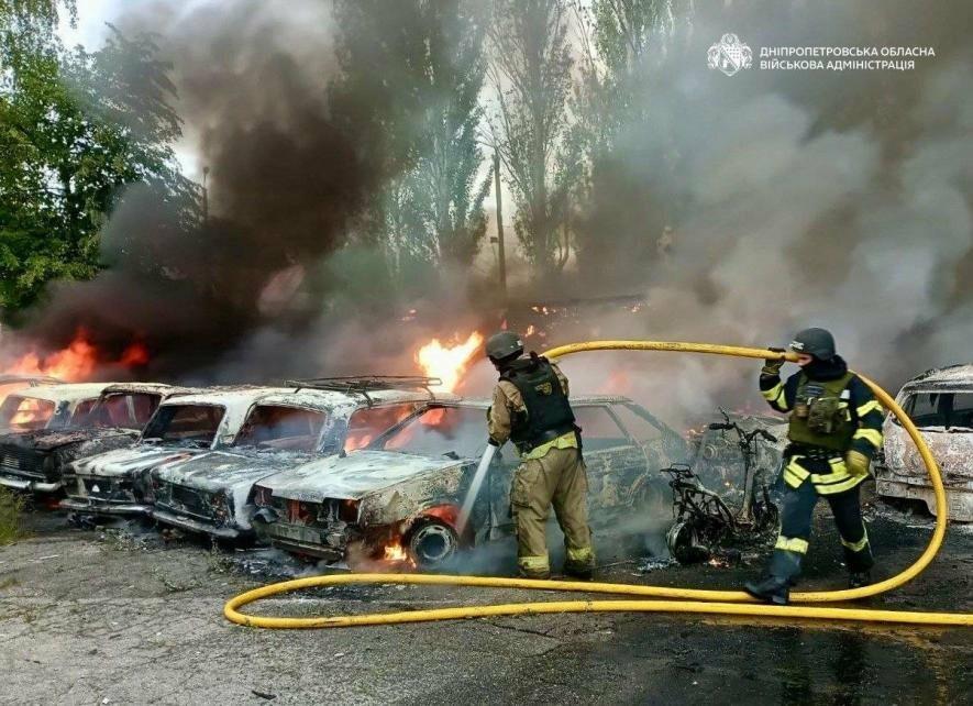 Масштабні пожежі на Дніпропетровщині: знищені авто, пошкоджені будинки