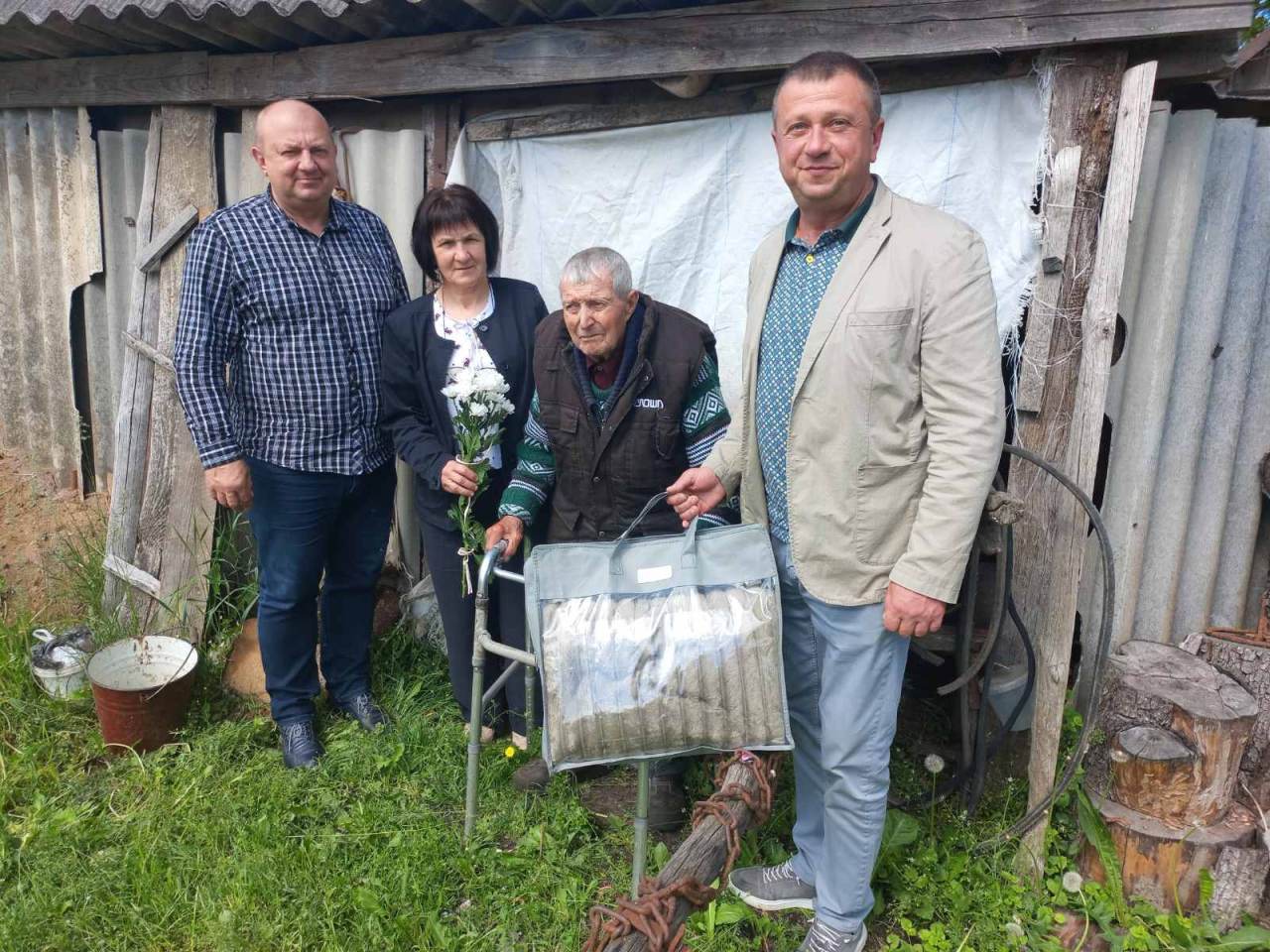 Має четверо онуків та стільки ж правнуків: волинський довгожитель відсвяткував …