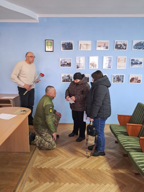 Медалі для воїнів Іванівської громади: нагорода демобілізованому та посмертне визнання …