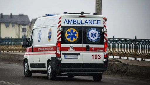 Випадково опинились поруч: медики з Харківщини врятували людину після ДТП