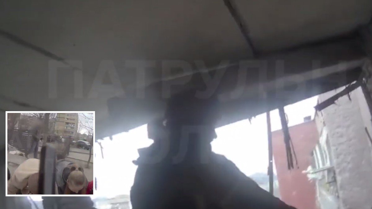 "Медик, сюди!": патрульні показали відео перших хвилин після удару по …