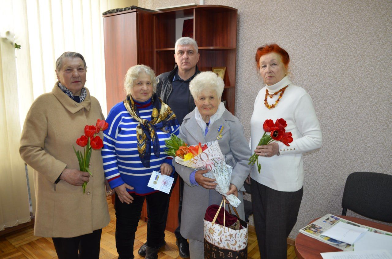 Медсестру зі Звенигородки нагородили медаллю «За сумлінну працю»