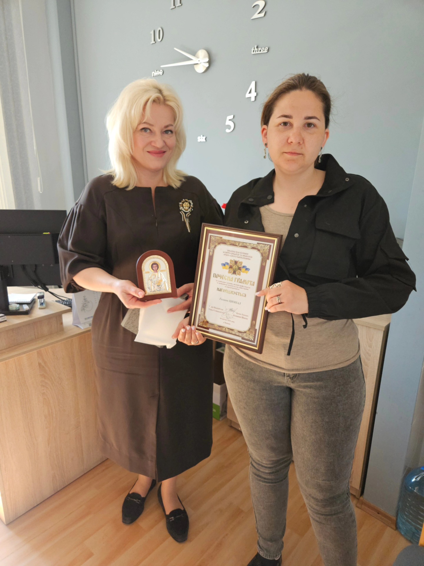 Медсестрі з Канева, яка зараз служить у десантно‐штурмовій бригаді, вручили …