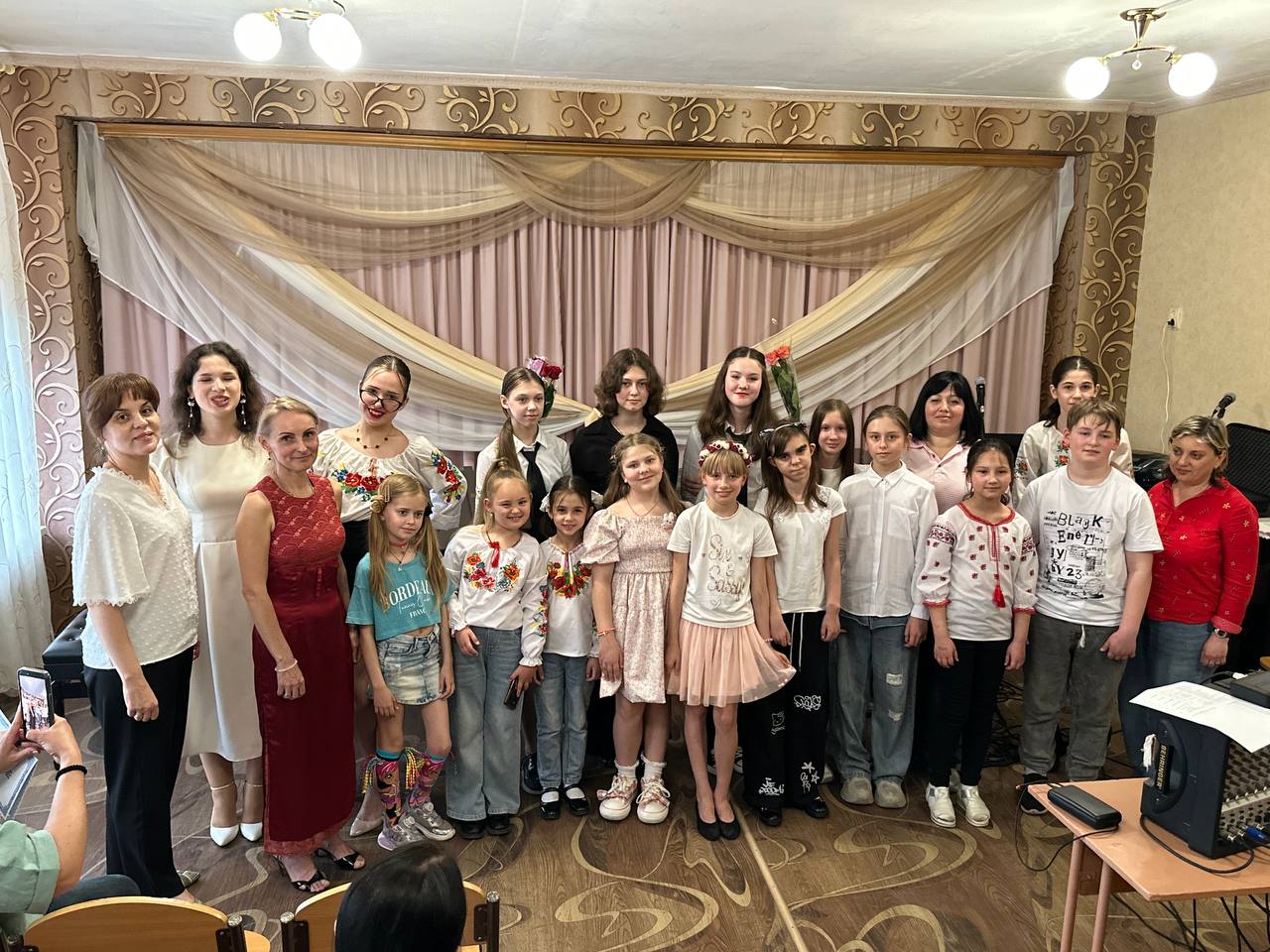 «Мелодії рідної оселі»: у Кам’янському відбувся виступ молодих виконавців