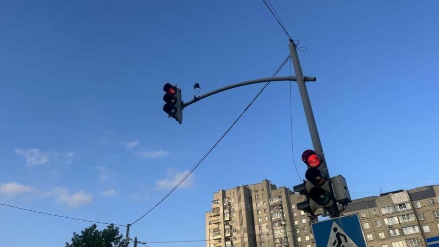 Менше заторів і хаосу: у Львові оновили світлофор на жвавому …