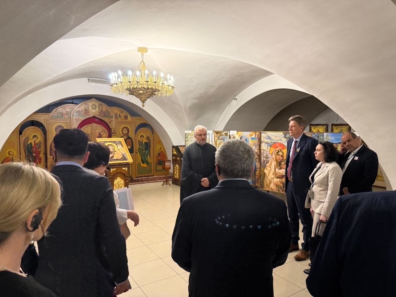 Мери міст-побратимів відвідали вінницький кафедральний собор