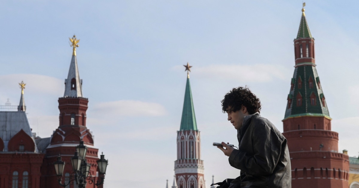 Минцифры РФ объявило о полном отключении мобильного интернета и сервисов …