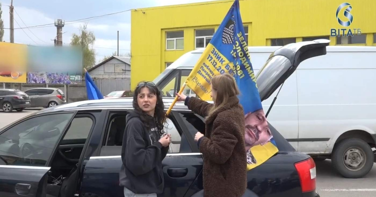 «Ми їх чекаємо»: масштабний автопробіг у Вінниці нагадав про ціну …