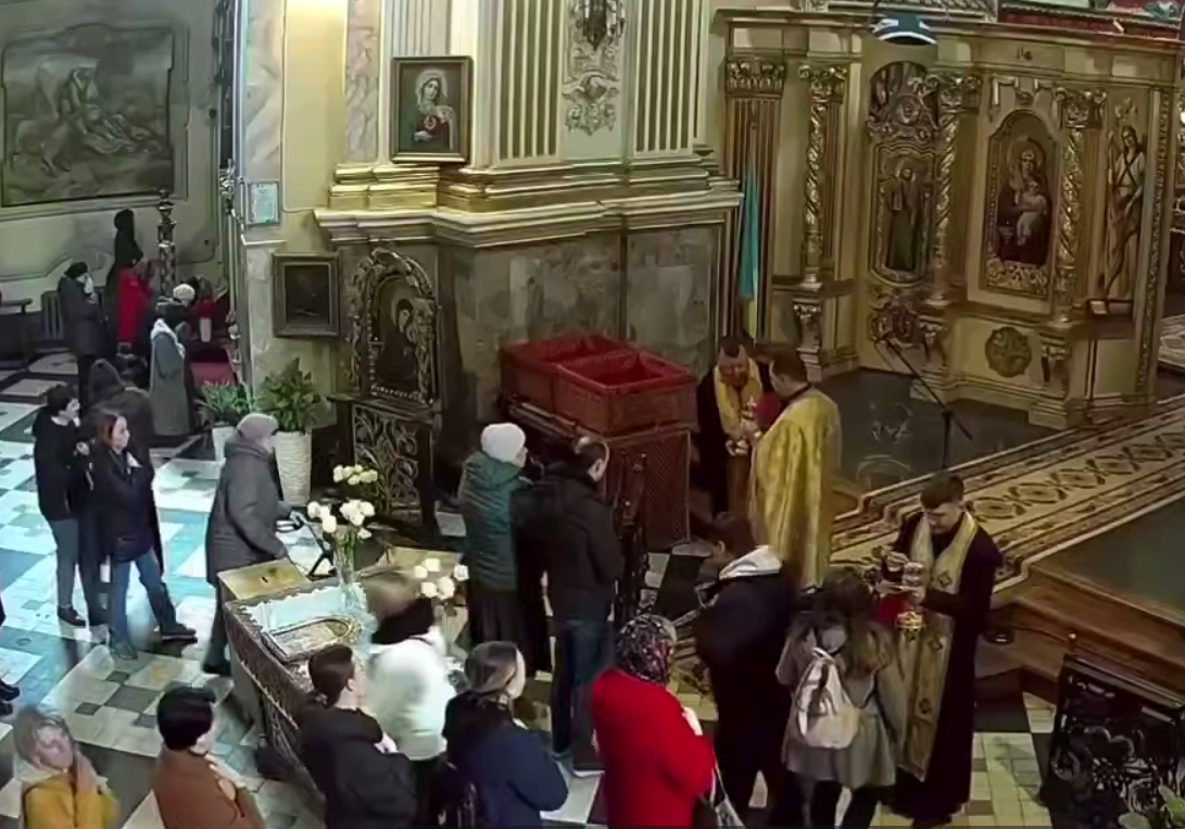 Атака "шахедів" зірвала службу Божу в одному з храмів Тернополя …