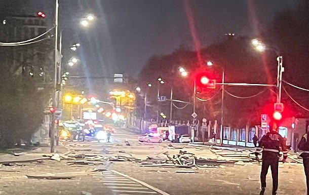 Москву вночі атакували дрони: фото та відео з місця