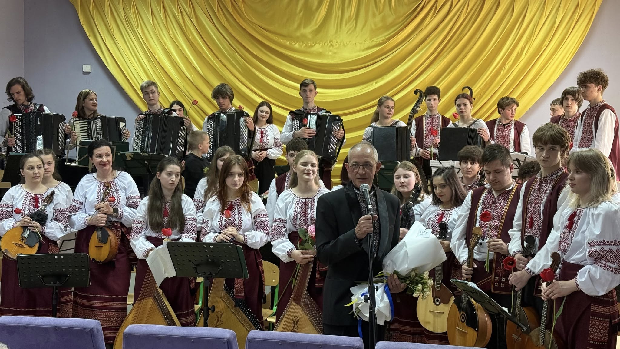 Музичне свято в Оратові: громада вітала оркестр заслуженого діяча мистецтв …