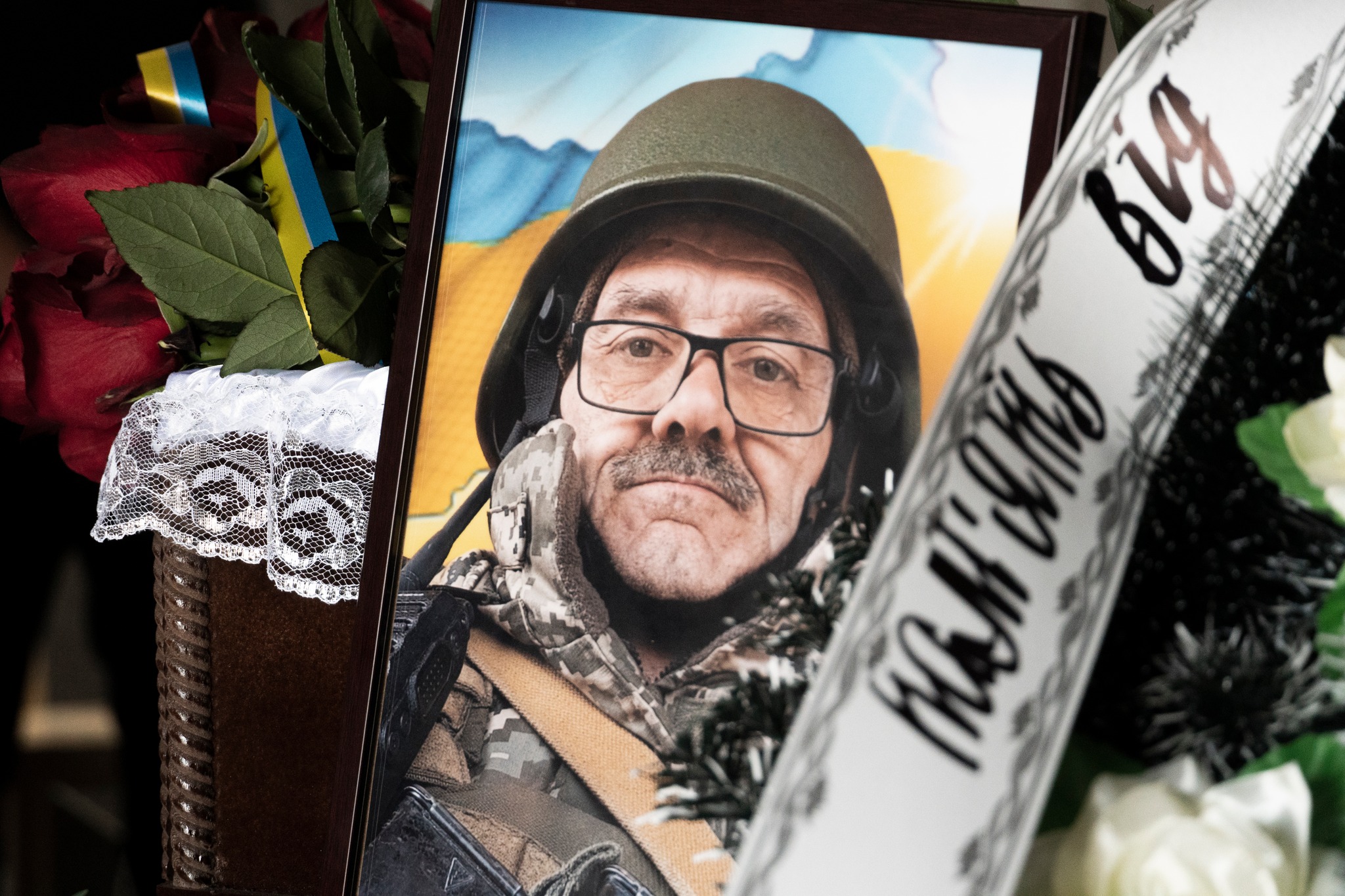 Мукачівська громада попрощалася із захисником Євгенієм Іваненком